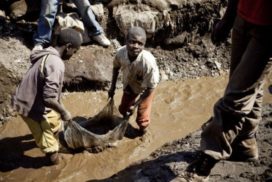 Demandan a Microsoft, Tesla, Apple y Alphabet por la muerte de niños que extraen cobalto en minas de África